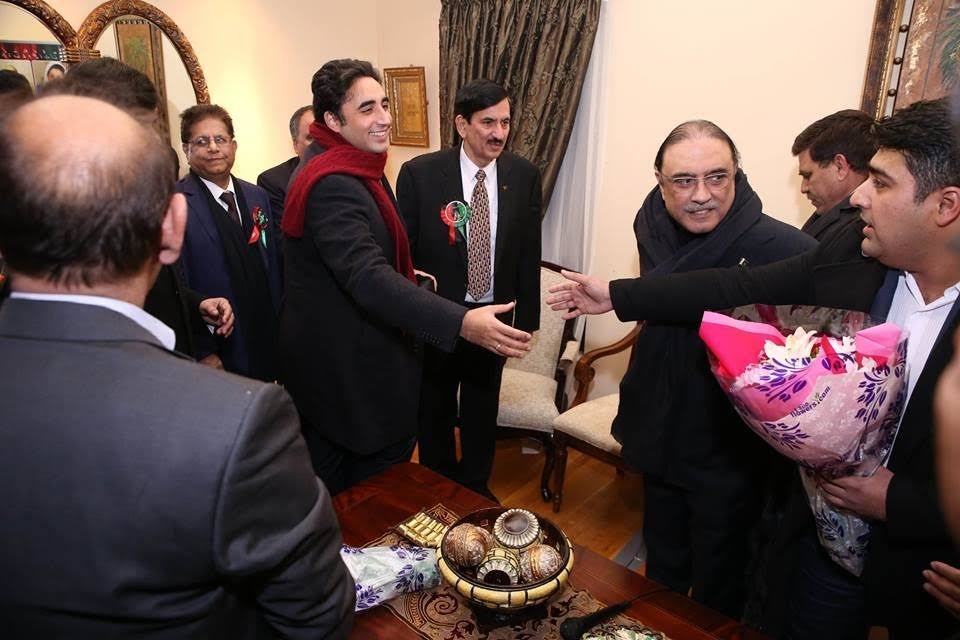 Abid Butt's son Danial Abid presenting Flowers to Bilawal Bhutto in New York 2016.